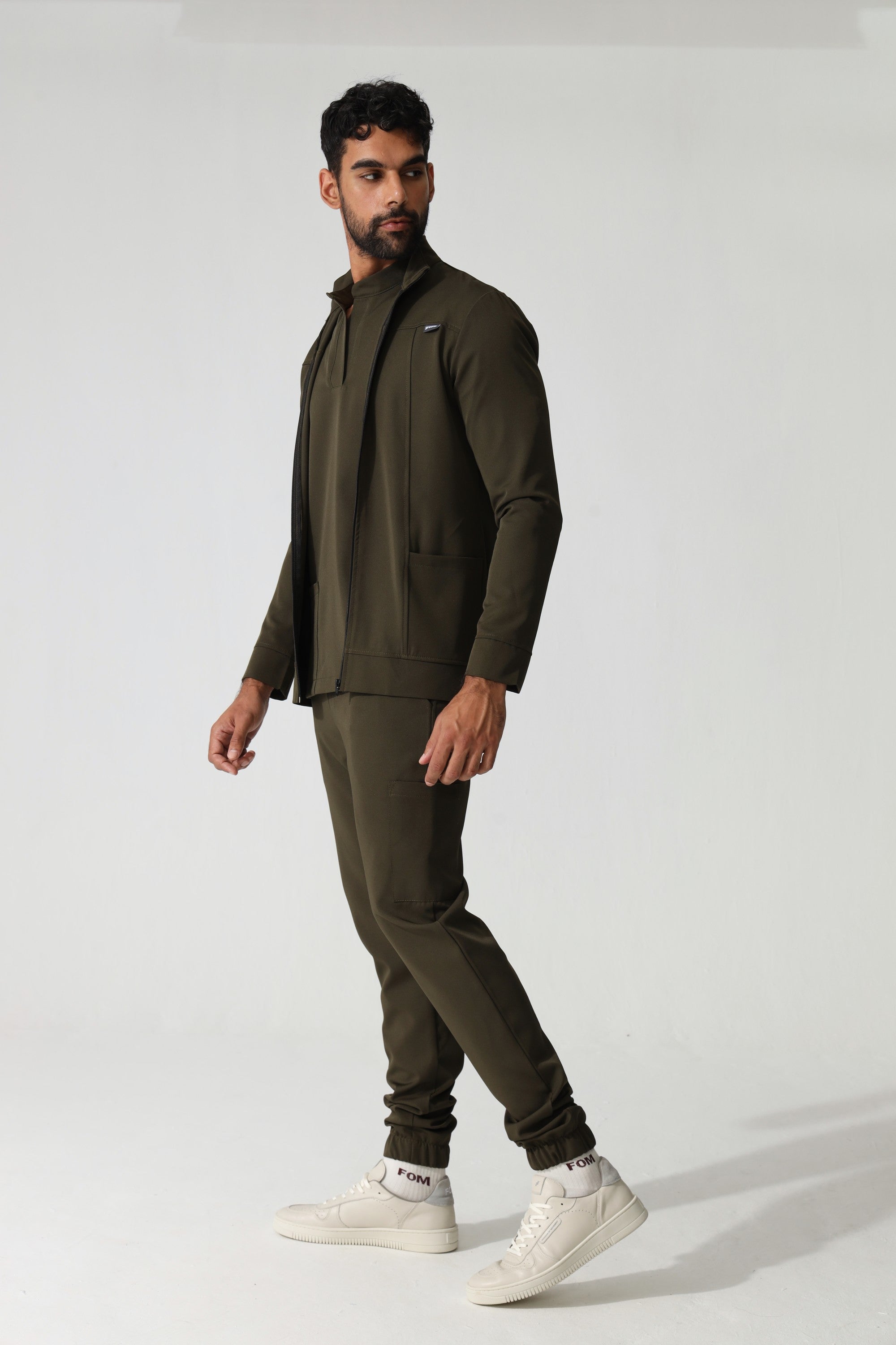 THE MENS MANDARIN LONGSLEEVE TOP - Greens Medi Scrubs South Africa - Premium Medical Uniforms & Apparel - Delivery Across SA 