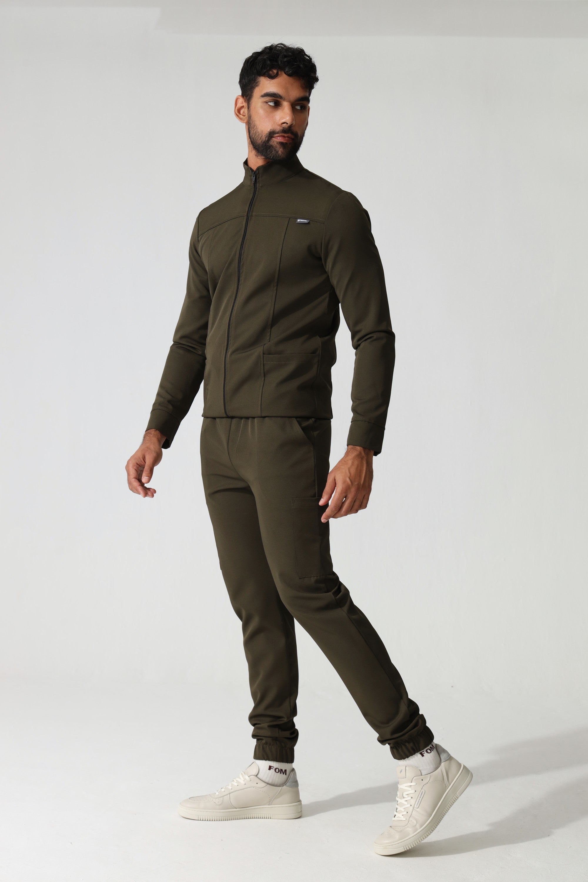 THE MENS X-SLIM JOGGER PANTS - Greens Medi Scrubs South Africa - Premium Medical Uniforms & Apparel - Delivery Across SA 