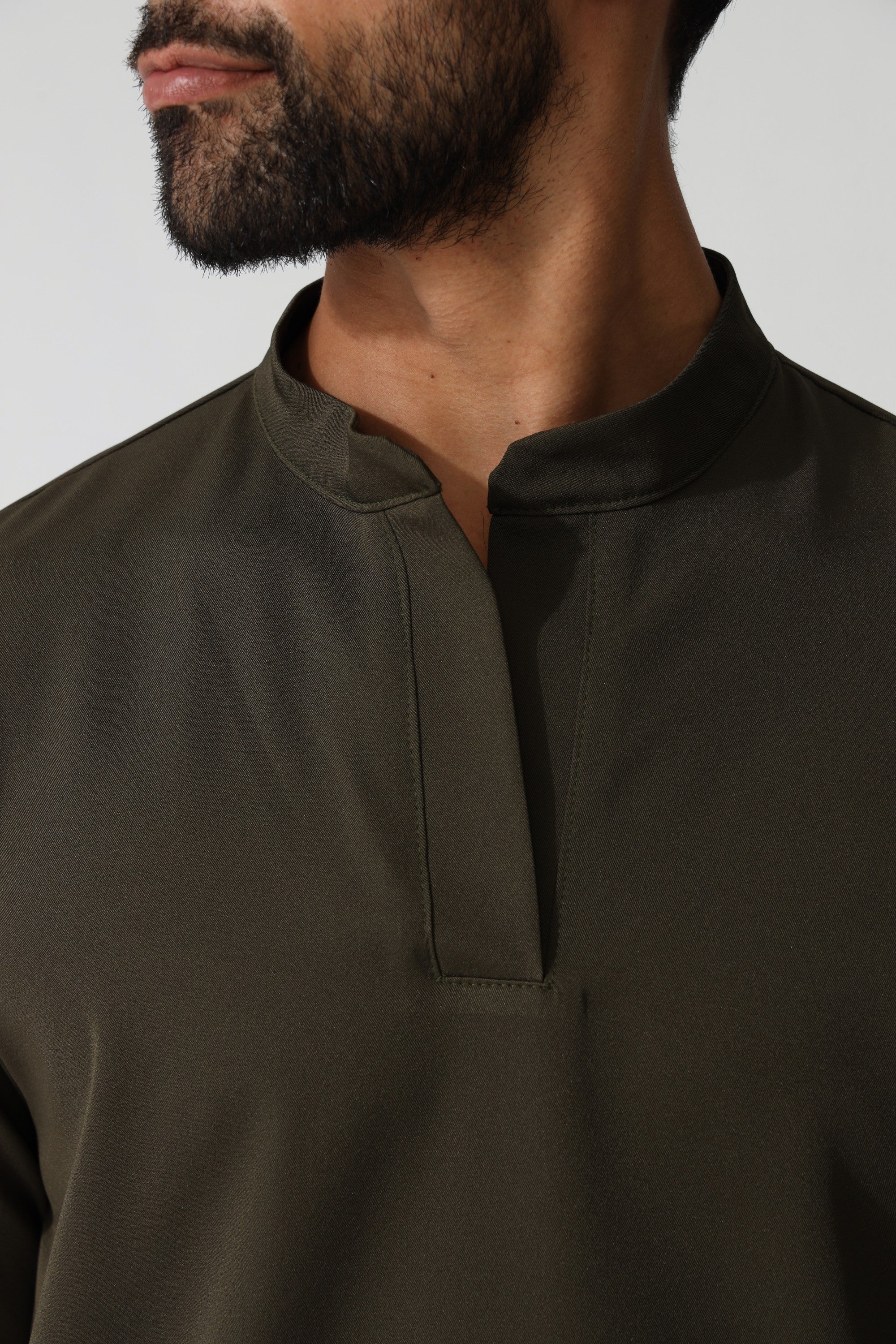 THE MENS MANDARIN LONGSLEEVE TOP - Greens Medi Scrubs South Africa - Premium Medical Uniforms & Apparel - Delivery Across SA 