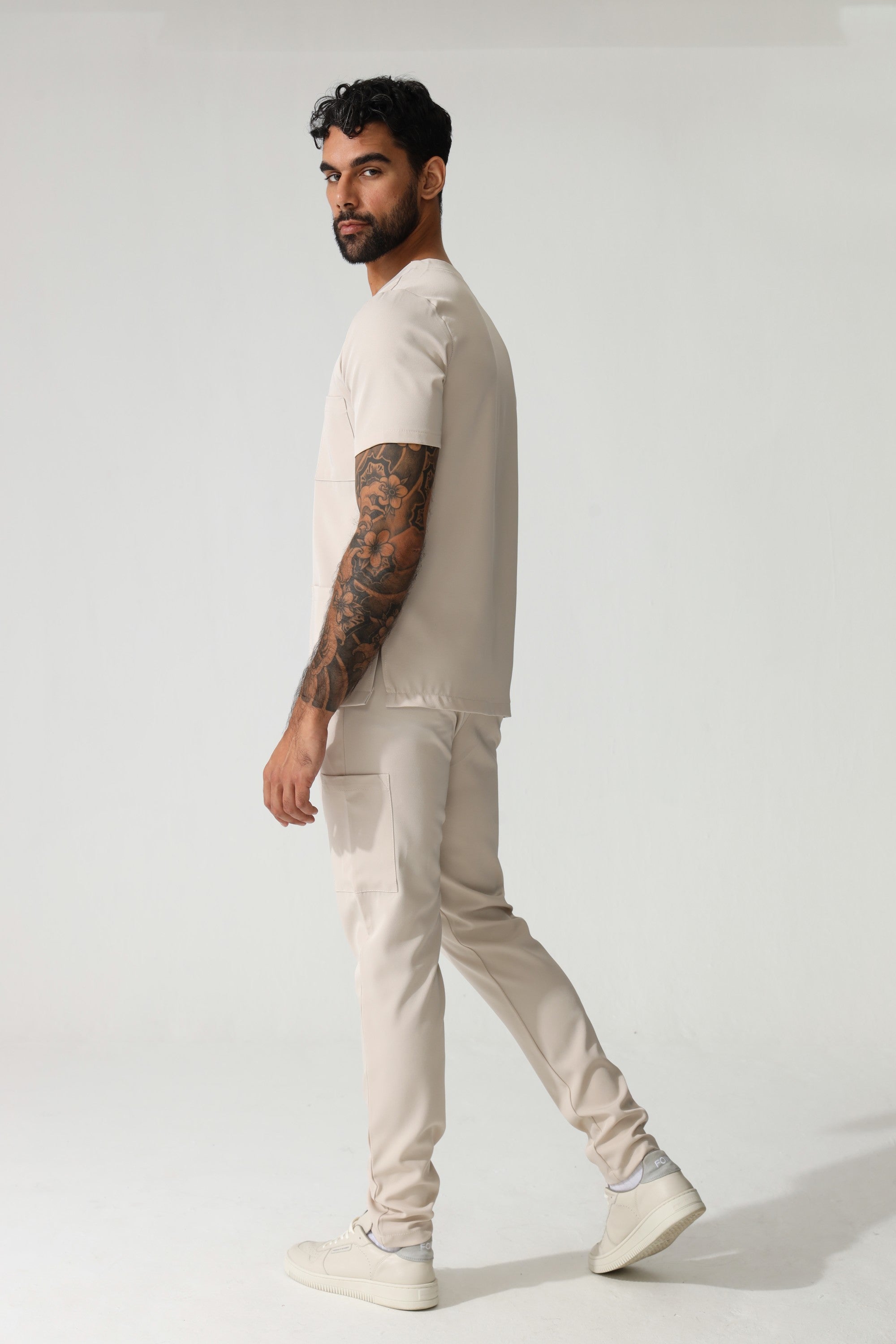 THE MENS V-NECK TOP - Greens Medi Scrubs South Africa - Premium Medical Uniforms & Apparel - Delivery Across SA 